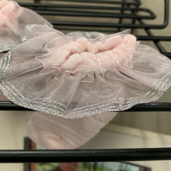 Super Adorable Lace Ruffled Solid Princess Socks - Picture 4 of 8